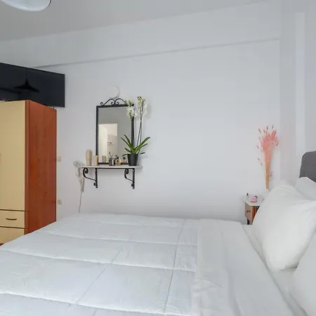 アパート Ornos Apartments *