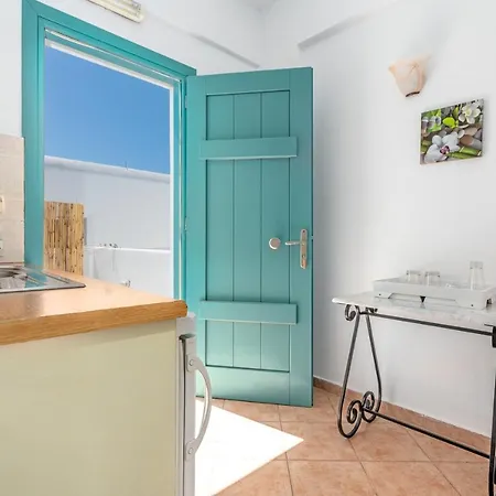 Ornos Apartments * 오르노스